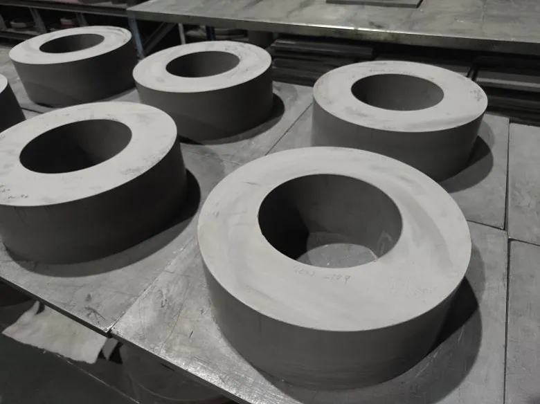 كيف تساعد حلقات كربيد الأسمنت فائقة المقاومة للتآكل على منع الخدوش السطحية على قضبان التسليح